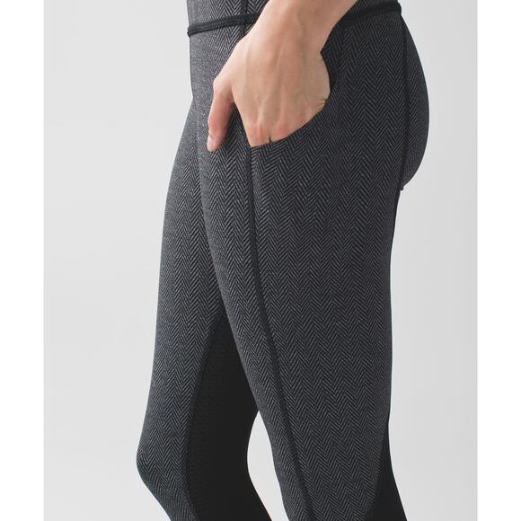 Lululemon Pace Rival Crop Giant Herringbone Black Heathered Luxtreme Mesh Rare - Picture 8 of 13